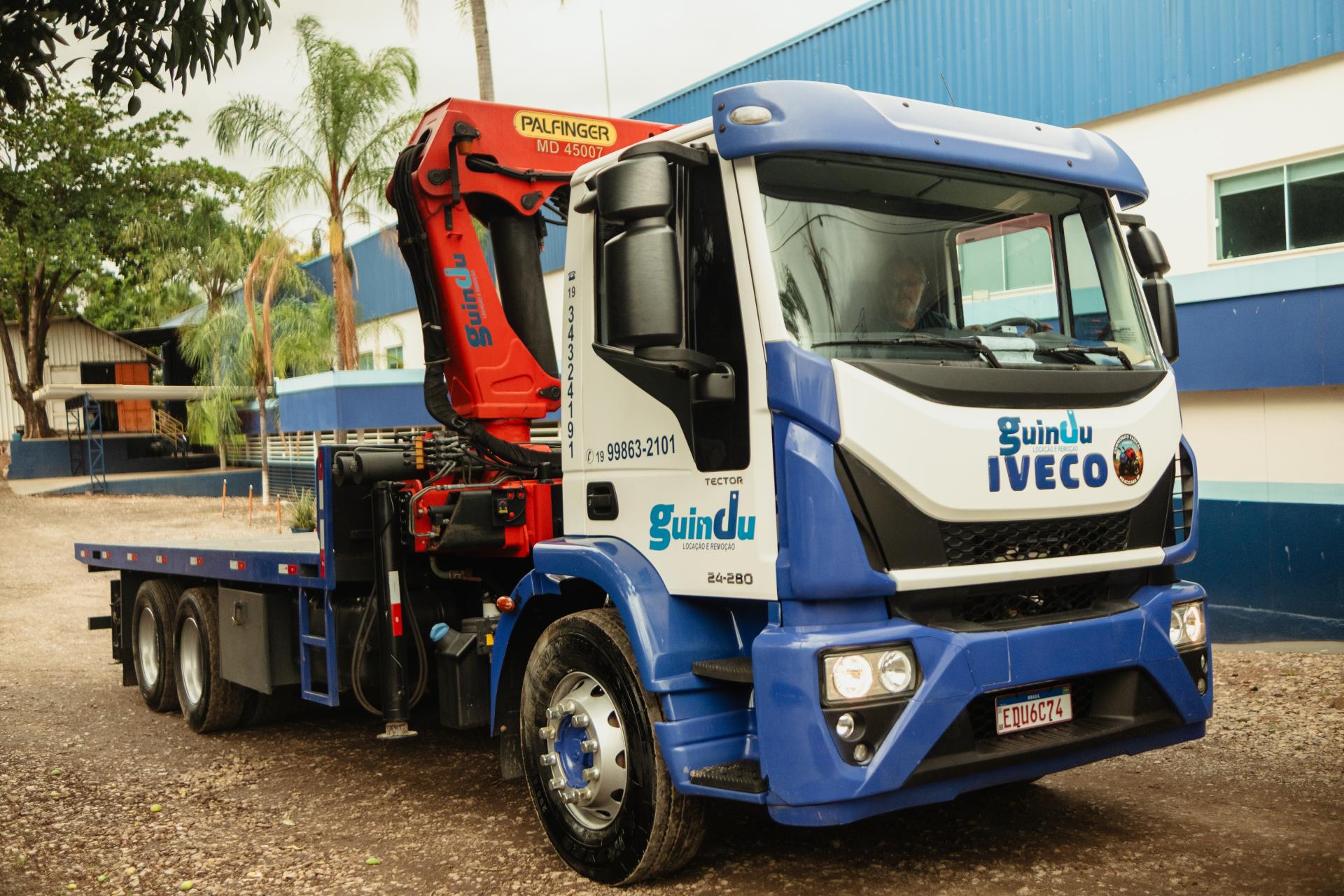 Caminhão Guindaste TKA 52700